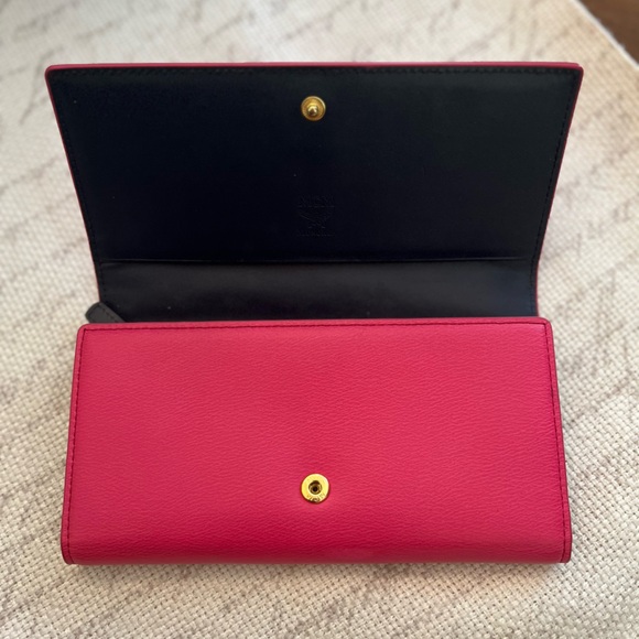 MCM three fold wallet with 4 large pockets, 13 card slots,  one zippered pocket - Picture 3 of 13